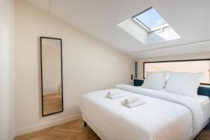 Stylish Duplex for 4 in Bastille Paris