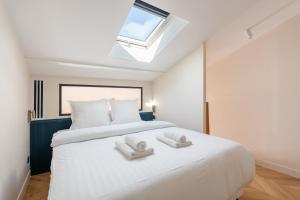 Stylish Duplex for 4 in Bastille Paris