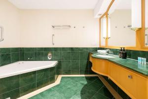 Hotel Room Ocean View Surfers Paradise