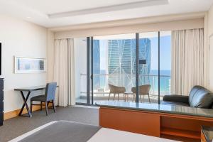 Ocean View Studio Apartment Surfers Paradise - Free Parking