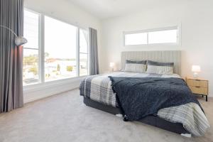 Luxury Hope Island Retreat