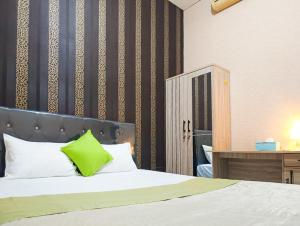 GO Homestay RedPartner near Alun-Alun Mojokerto