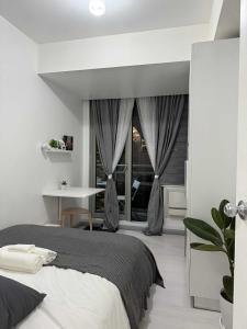 2 Bedroom Azure South Paranaque High Floor City Pool View