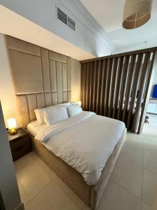 F1 - Ivy Studio Golf View Ansam Yas Island, Theme Parks