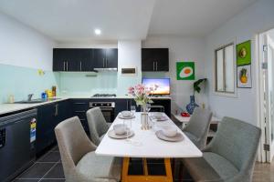 Brunswick Convenience 1BR Home