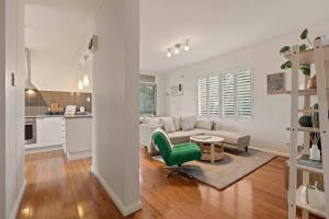 Cosy and Quiet Walk to Beach and Harbor