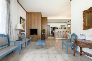 Pet Friendly 2 Bedroom Home near Pink Sisters and Brent School