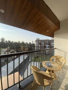 North Goa 1BHK Serviced Apartment in Candolim with Pool Gym and Balcony