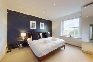 Superb 3-Bedroom with Balcony in the Heart of Notting Hill - 6 Mins to Tube Station