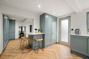 4BR luxury Cottage, Hot Tubs, Hoar Cross, Staffordshire