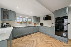 4BR luxury Cottage, Hot Tubs, Hoar Cross, Staffordshire