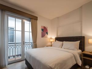 Cove Bening Boutique