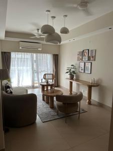 Boudhi House Minimalist Retreat with Ganges View