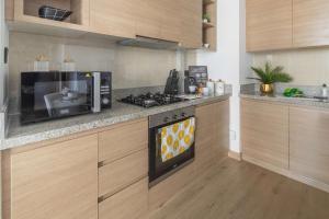 Frank Porter - Acacia, Park Heights Tower A