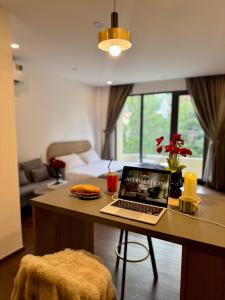 Common Living Ekkamai