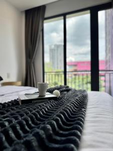 Common Living Ekkamai