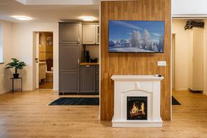 Bee House & Apartment