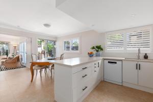 Family Retreat with Outdoor Courtyard