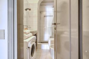 Hostmate - Milano - Savona - Solari