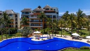 Ocean View Condo with Resort Pool & Beach