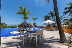 Ocean View Condo with Resort Pool & Beach