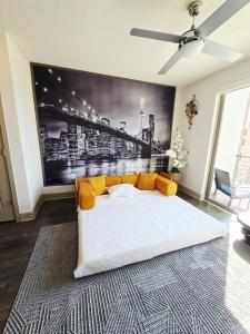 Central Frisco Vibes 1 BR Apart With POOL & GYM