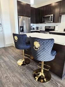 Central Frisco Vibes 1 BR Apart With POOL & GYM