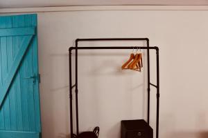 Modern Backyard Apartment, RE center