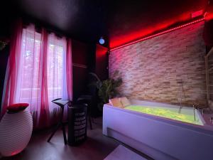 LOVE ROOM Adulte Only