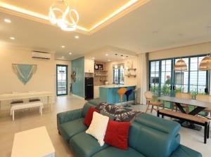 Nhà Có Ba Cây Tùng