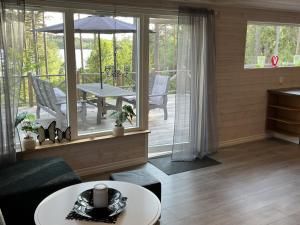 Charming cottage with partial lake view near Hultsfred