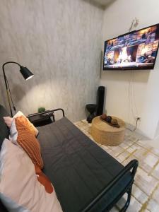 Classy and Cozy Staycation near MOA