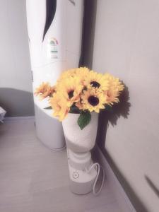 영스테이 Young Stay #Korea Foreign Language University 1 mins #Kyung Hee Universiy 10mins # HUFS STATION 10mins #HOEGI STATION16 mins #Kyung Hee Universiy Medical Center 20mins #DDP 33mins #Jongno 29mins #Hyehwa 47mins