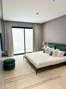 Elegant 3-Bedroom Apartment with Private Outdoor Lounge - R255