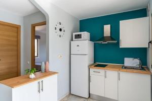 Acogedor apartamento con piscina y terraza, cerca del mar