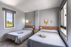 Acogedor apartamento con piscina y terraza, cerca del mar