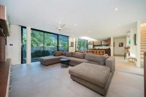 Spacious 3-storey pool villa 3BR perched on the hills