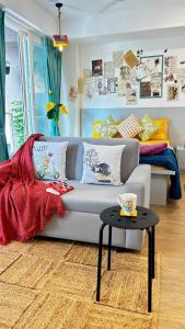 Casa Stories-Balcny Studio-Nr Airport-Neon Hometel Vimamnagar