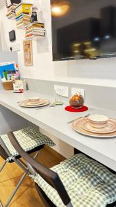 Casa Stories-Balcny Studio-Nr Airport-Neon Hometel Vimamnagar