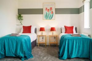 Huge Long Stay Discounts - Free Parking & WiFi