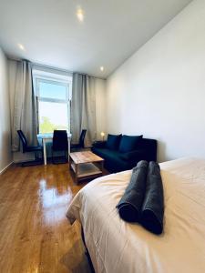Spacious 3BR Apartment Near Kaufpark Alterlaa