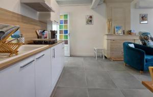 1 Bedroom Cozy Home In La-Gripperie-Saint-Sym