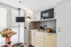 Lavie Maison - Basement Apt front Palais Royal