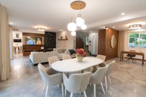 Villa "La Bihourdière" - Propriété d exception sur parc arboré avec piscine chauffée