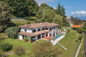 Welcoming villa with pool & views! - Villa Mirella