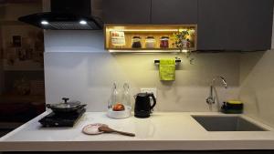 Casa Stories-Balcny Studio-Nr Airport-Neon Hometel Vimamnagar