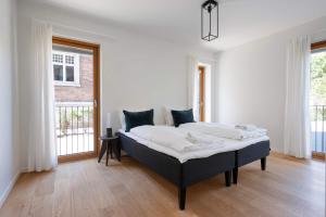 Luxury Apartment Close to Amalienborg Stylish Stay for Five