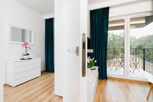 Rakowicka Modern Apartment with Bathtub By Noclegi Renters