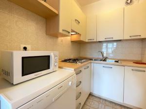 Cozy flat with shared pool