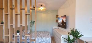 LX171 Studio design avec balcon & piscine - Marina